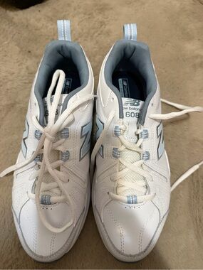New Balance Comfort Insert Leather Sneakers – White & Light Blue